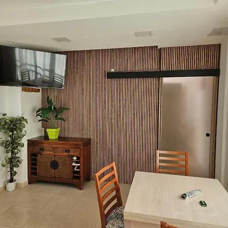 Triplex A 200 Metros De La Playa ガンディア